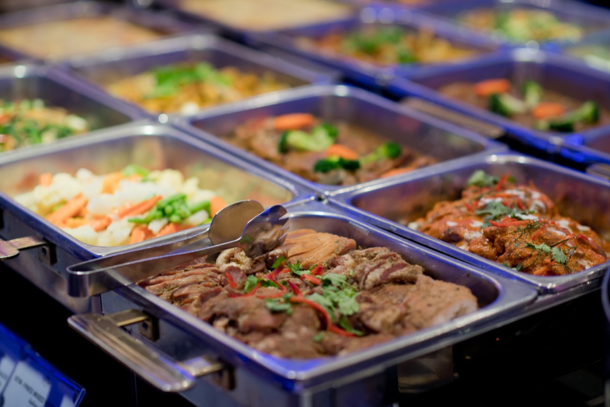 Warmes Buffet vom Partyservice